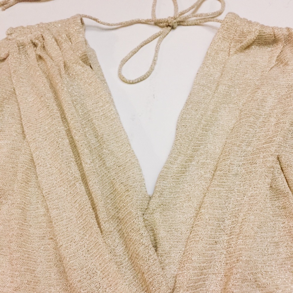 🌹HP🌹Alice+Olivia Metallic Smocked Sleeveless Party Top - Picture 3 of 9